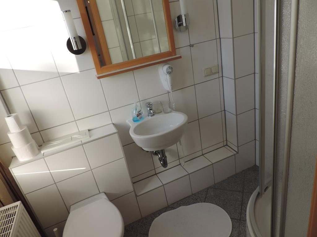 ארפורט Gaestehaus Andreasstrasse מראה חיצוני תמונה